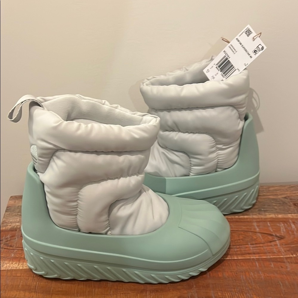 Adidas Mint Green Winter Boots, Women’s 6.5